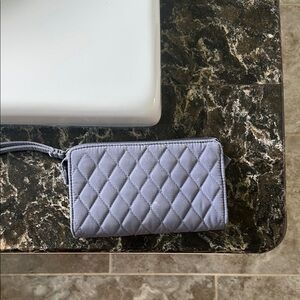 Vera Bradley Quilted Accordion Wristlet in EUC